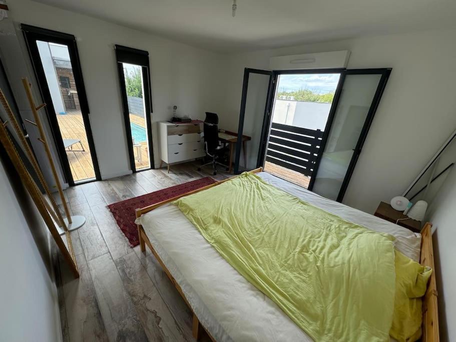 Luxury Villa With Pool And View Juvignac Bagian luar foto