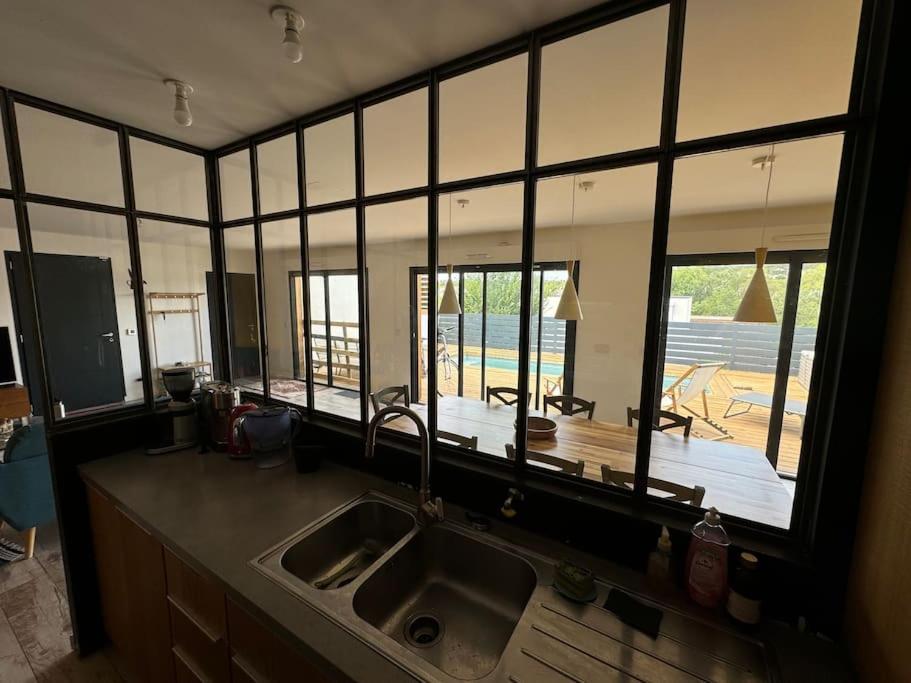 Luxury Villa With Pool And View Juvignac Bagian luar foto