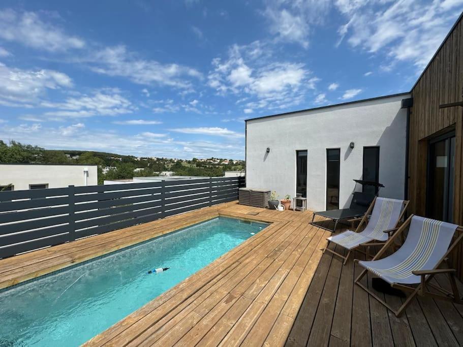 Luxury Villa With Pool And View Juvignac Bagian luar foto