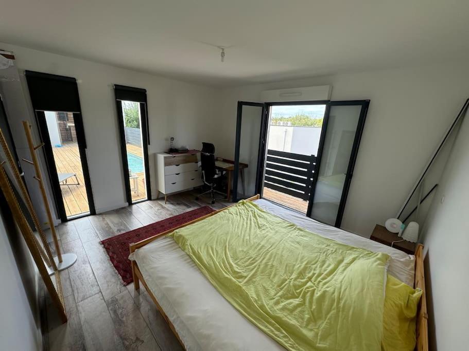 Luxury Villa With Pool And View Juvignac Bagian luar foto